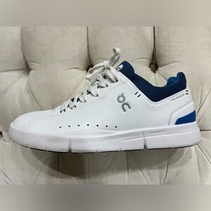 On The Roger Advantage Sneaker